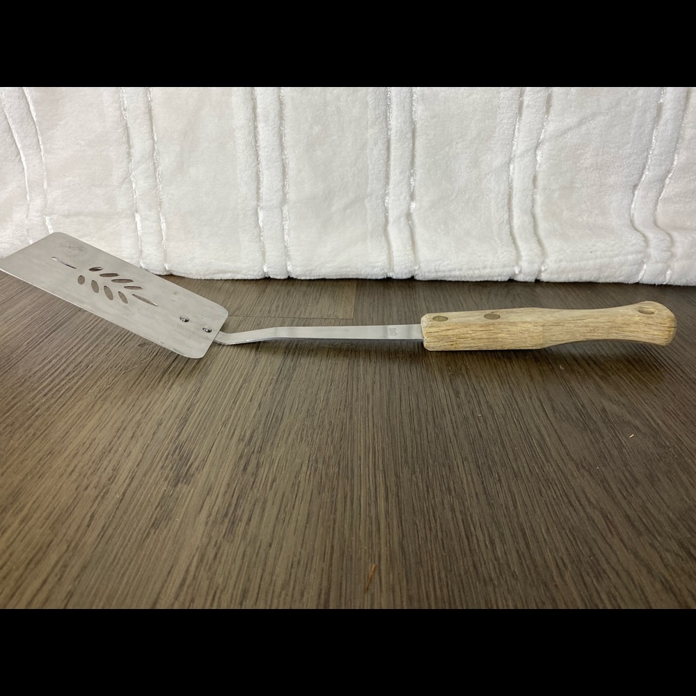 Vintage Stainless Steel Slotted Spatula Flipper Turner Utensil ~ Fighting Lions